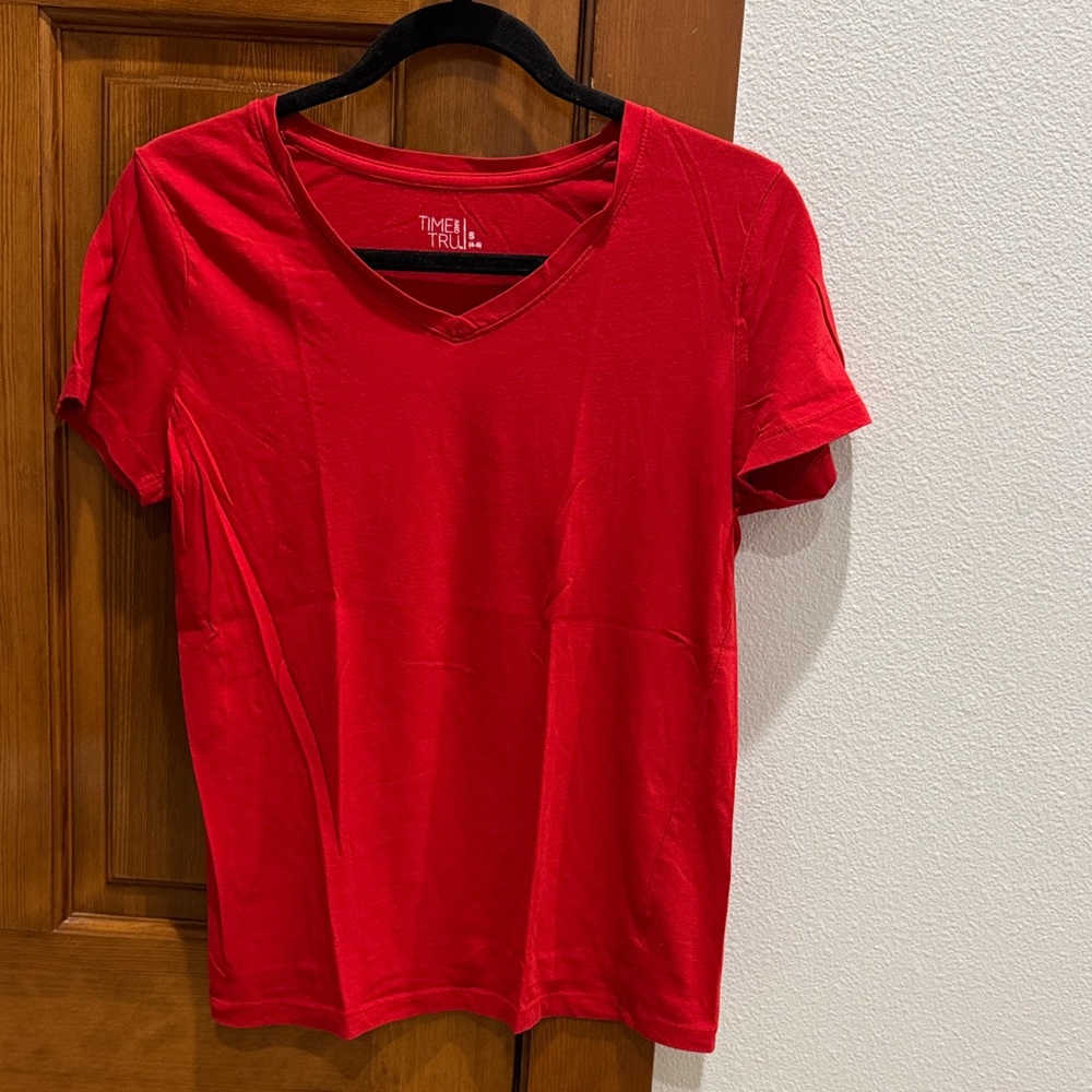 Time and Tru Women's Bright Red Short Sleeve Tee